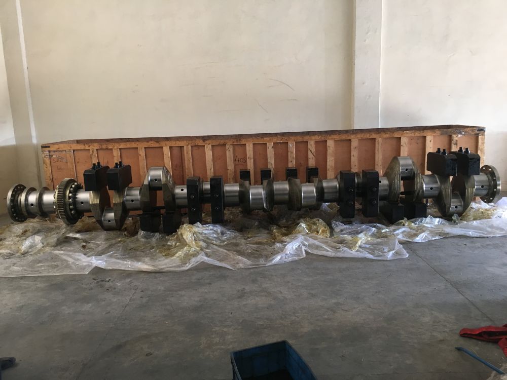 For Sale: Sulzer 8ZA40S STD Size Crankshaft and Cylinder Block